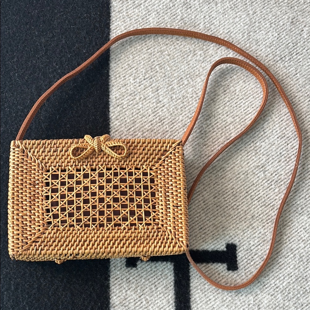 Anthropologie woven Crossbody Bag🤎